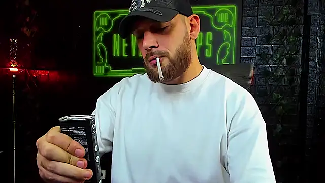 Snapshot of LexXHardy chatting on October 9, 2025, 9:32 am LexXHardy online show from October 9, 2025, 9:32 am