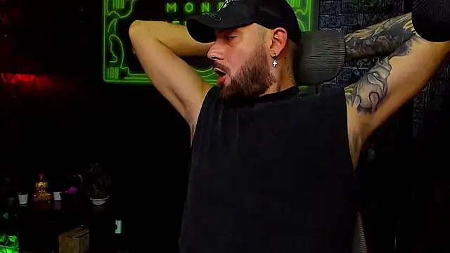 Snapshot of LexXHardy chatting on October 3, 2025, 11:06 pm LexXHardy online show from October 3, 2025, 11:06 pm