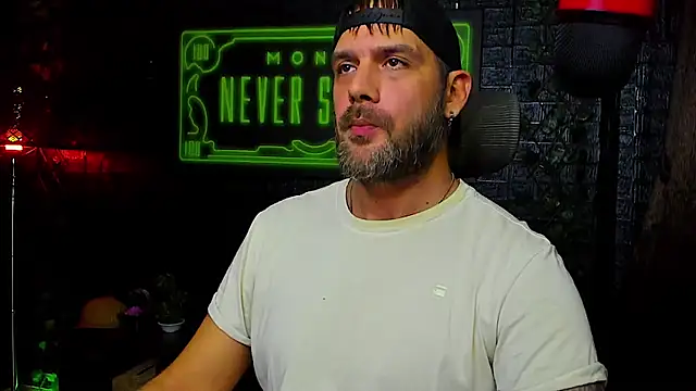 Snapshot of LexXHardy chatting on September 24, 2025, 2:51 am LexXHardy online show from September 24, 2025, 2:51 am