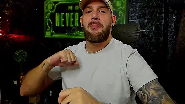 Snapshot of LexXHardy chatting on October 13, 2025, 11:45 am LexXHardy online show from October 13, 2025, 11:45 am