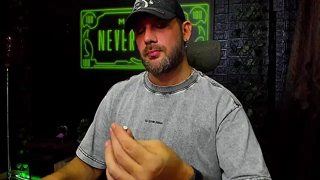 Snapshot of LexXHardy chatting on September 20, 2025, 7:52 pm LexXHardy online show from September 20, 2025, 7:52 pm