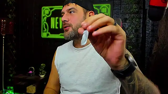 Snapshot of LexXHardy chatting on September 23, 2025, 11:06 am LexXHardy online show from September 23, 2025, 11:06 am