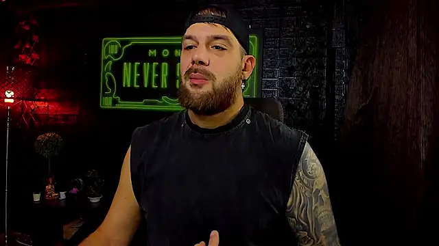 Snapshot of LexXHardy chatting on October 15, 2025, 10:45 am LexXHardy online show from October 15, 2025, 10:45 am