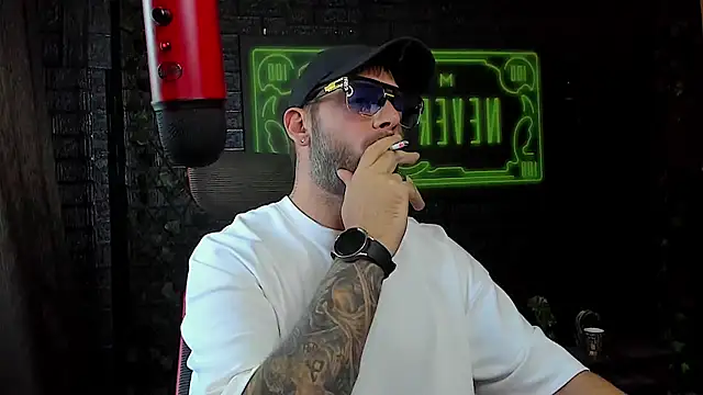 Snapshot of LexXHardy chatting on September 18, 2025, 12:41 pm LexXHardy online show from September 18, 2025, 12:41 pm