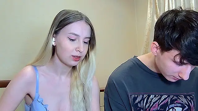 MiaAndWilliam online show from February 15, 2026, 5:01 pm