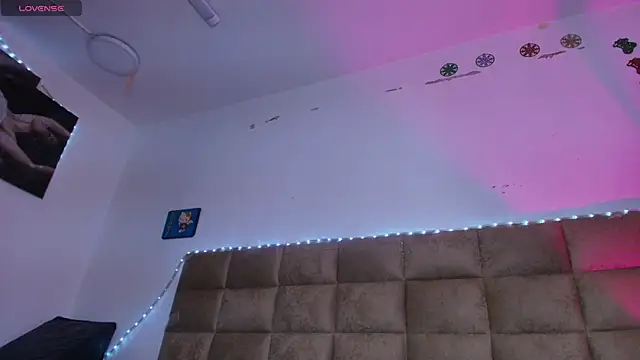  sex mia online show from September 28, 2025, 7:32 pm