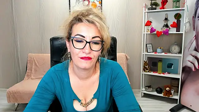Cassandra Hotty online show from February 14, 2025, 7:38 am