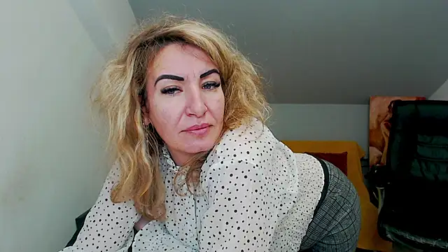 Cassandra Hotty online show from February 24, 2025, 3:23 am