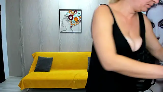 Snapshot of Cassandra_Hotty chatting on September 29, 2025, 3:13 am Cassandra Hotty online show from September 29, 2025, 3:13 am