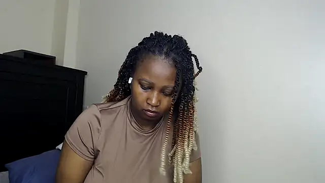 NIKKIE LOVE online show from March 12, 2026, 8:18 am