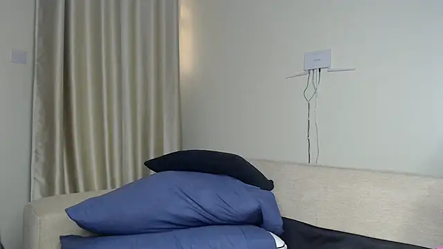 NIKKIE LOVE online show from November 2, 2025, 6:40 am