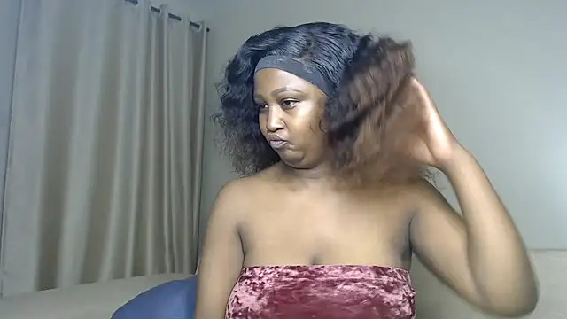 NIKKIE LOVE online show from October 14, 2025, 1:50 am