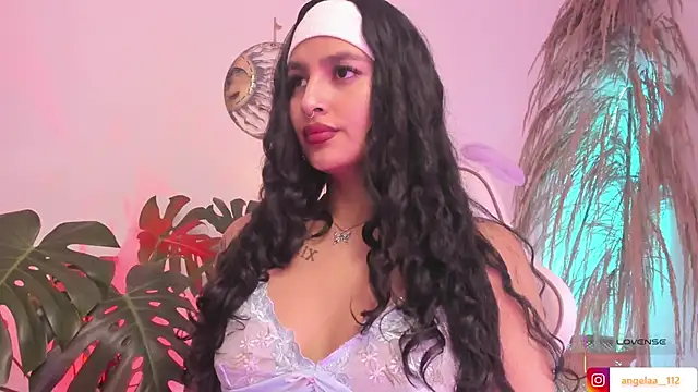 Anngel 1 online show from December 16, 2025, 4:11 pm