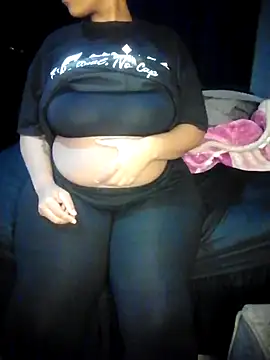 CURVEYDOLLXX online show from July 6, 2026, 7:59 am
