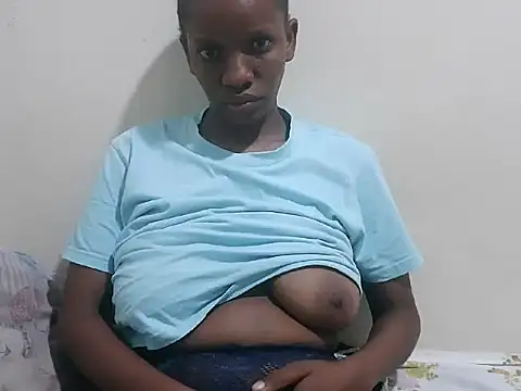 prettybeee online show from March 30, 2026, 10:55 pm