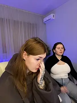  Chlo  e online show from September 28, 2025, 6:04 pm