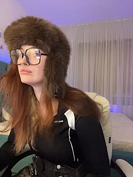  Chlo  e online show from October 26, 2025, 9:48 pm