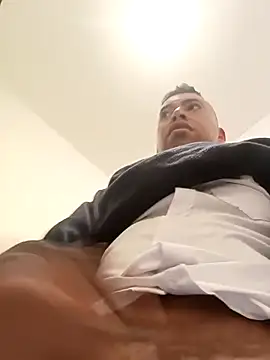 Diego leon27 online show from September 18, 2025, 4:59 am