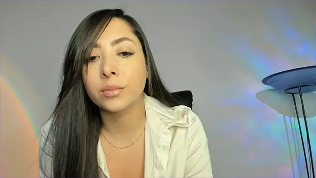 Snapshot of Mila__Paramo chatting on September 30, 2025, 11:44 pm Mila Paramo online show from September 30, 2025, 11:44 pm