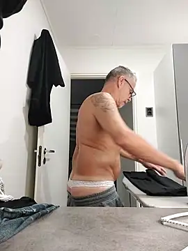 DarrenSullivanSlut online show from October 6, 2025, 9:32 am