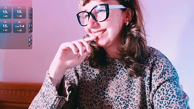 Snapshot of Cosmo_Riri chatting on February 3, 2026, 6:22 am Cosmo Riri online show from February 3, 2026, 6:22 am