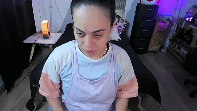 Cuttiealice online show from March 1, 2025, 11:50 am