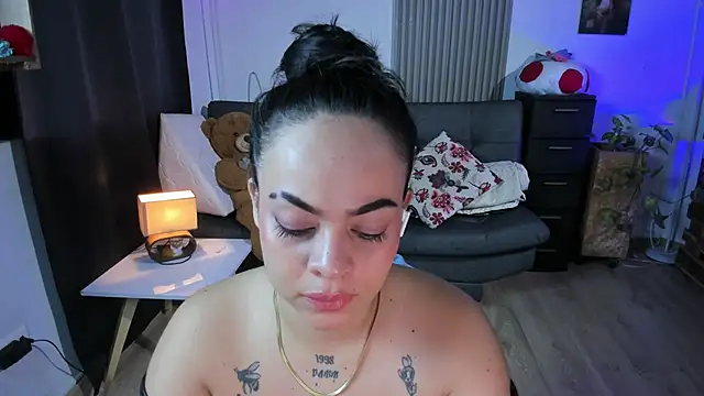 Cuttiealice online show from March 8, 2025, 1:28 am