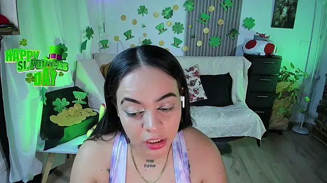 Cuttiealice online show from March 17, 2025, 9:24 pm