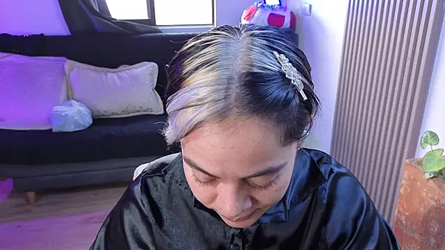 Cuttiealice online show from December 19, 2025, 1:24 pm