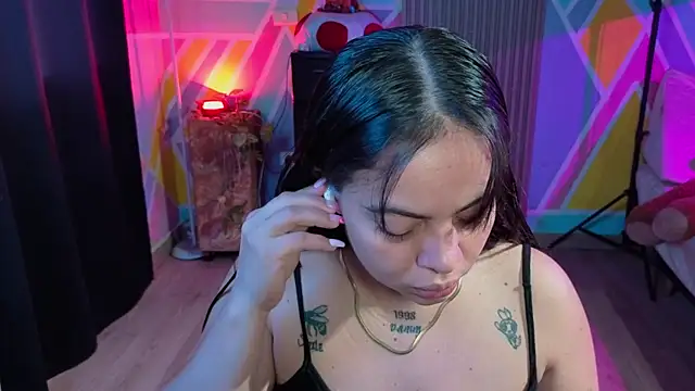 Cuttiealice online show from October 10, 2025, 12:50 pm