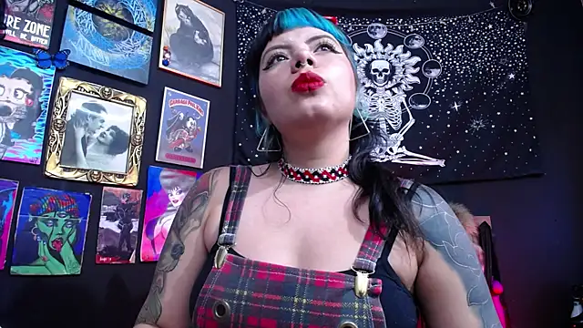 Yourmadame P online show from January 22, 2025, 9:43 pm