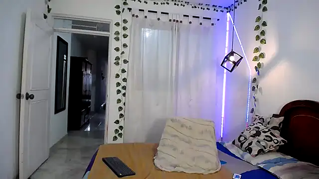 Snapshot of ivonne__hott1 chatting on October 30, 2025, 8:17 pm ivonne  hott1 online show from October 30, 2025, 8:17 pm