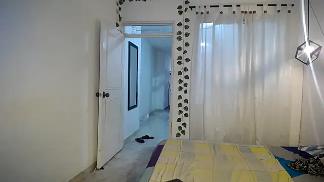 Snapshot of ivonne__hott1 chatting on September 19, 2025, 8:02 pm ivonne  hott1 online show from September 19, 2025, 8:02 pm