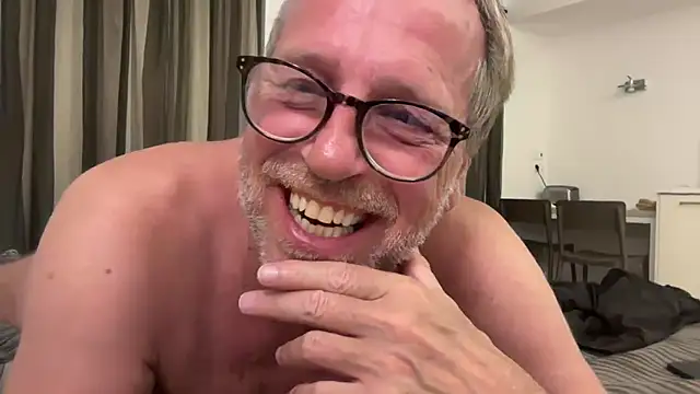 Snapshot of drefman chatting on September 28, 2025, 10:39 pm drefman online show from September 28, 2025, 10:39 pm