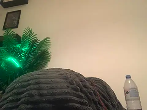 Snapshot of UKdevil1 chatting on October 24, 2025, 4:39 pm UKdevil1 online show from October 24, 2025, 4:39 pm