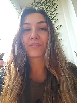 NicolLopeze online show from May 5, 2026, 9:01 am