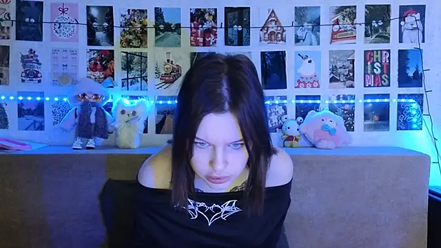 LisaDenvinn online show from January 17, 2025, 5:53 am