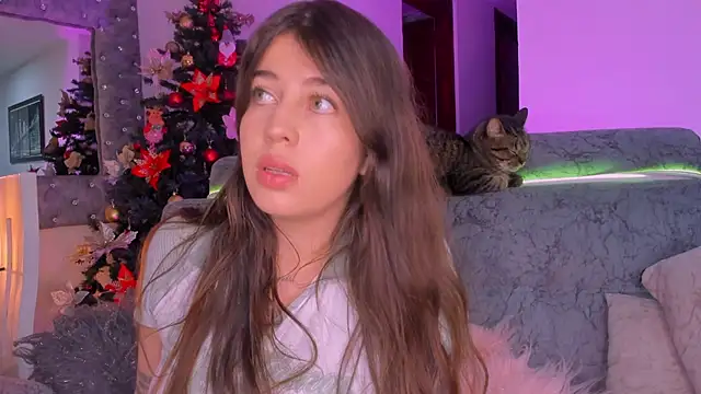 zoe kittylove online show from November 18, 2025, 3:21 am