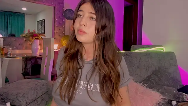 zoe kittylove online show from November 6, 2025, 3:21 am