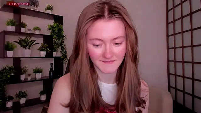 KateCuddle online show from February 3, 2026, 2:53 am