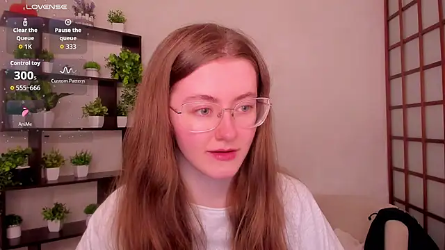 KateCuddle online show from May 13, 2026, 1:56 am
