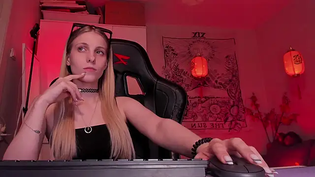 Anna Fink online show from April 22, 2026, 8:59 pm