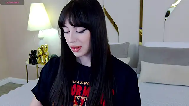 Snapshot of Betty_Bridge chatting on September 15, 2025, 5:19 am Betty Bridge online show from September 15, 2025, 5:19 am