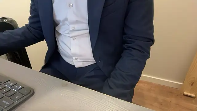 rickyi2023 online show from November 26, 2025, 5:24 pm