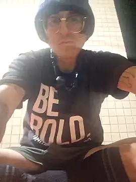 Snapshot of shaved chatting on November 26, 2025, 6:57 am shaved online show from November 26, 2025, 6:57 am