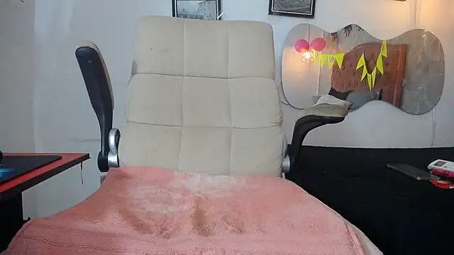 Snapshot of SHARICK_GRECO chatting on September 16, 2025, 12:17 pm SHARICK GRECO online show from September 16, 2025, 12:17 pm