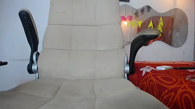 Snapshot of SHARICK_GRECO chatting on October 5, 2025, 12:18 pm SHARICK GRECO online show from October 5, 2025, 12:18 pm