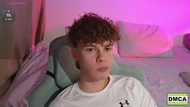 cute thomas online show from October 5, 2025, 7:15 pm