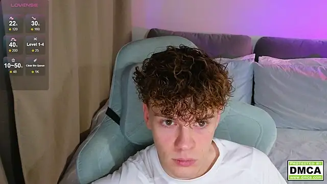 cute thomas online show from November 10, 2025, 7:41 pm