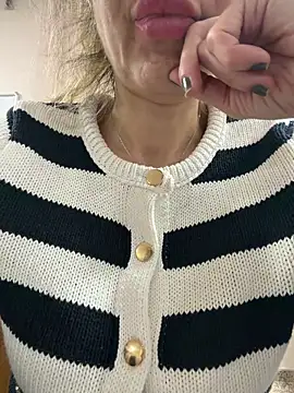 AmazingBitch online show from February 18, 2026, 2:09 am